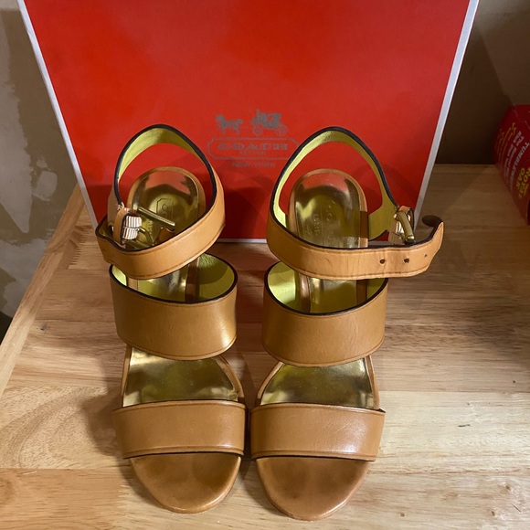 Coach Tilly Women’s Strappy Heel Sandal SZ 7 - Picture 1 of 11